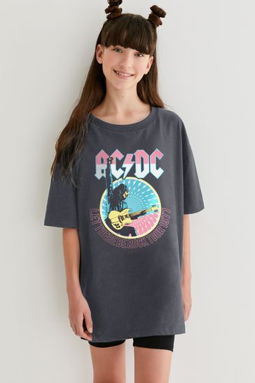 grey band shirt