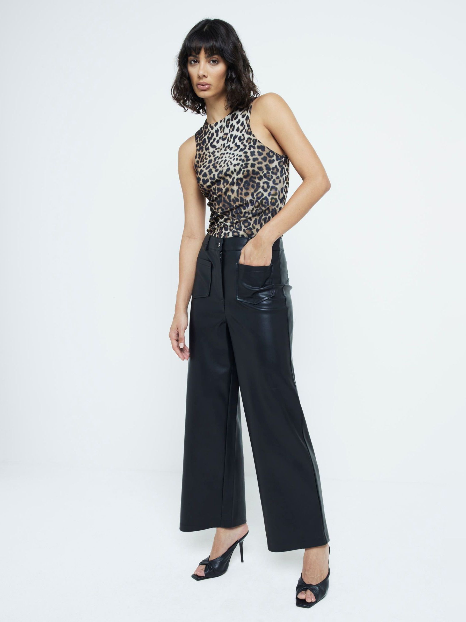 Next - River Island Kunstlæder Afkortet Bukser