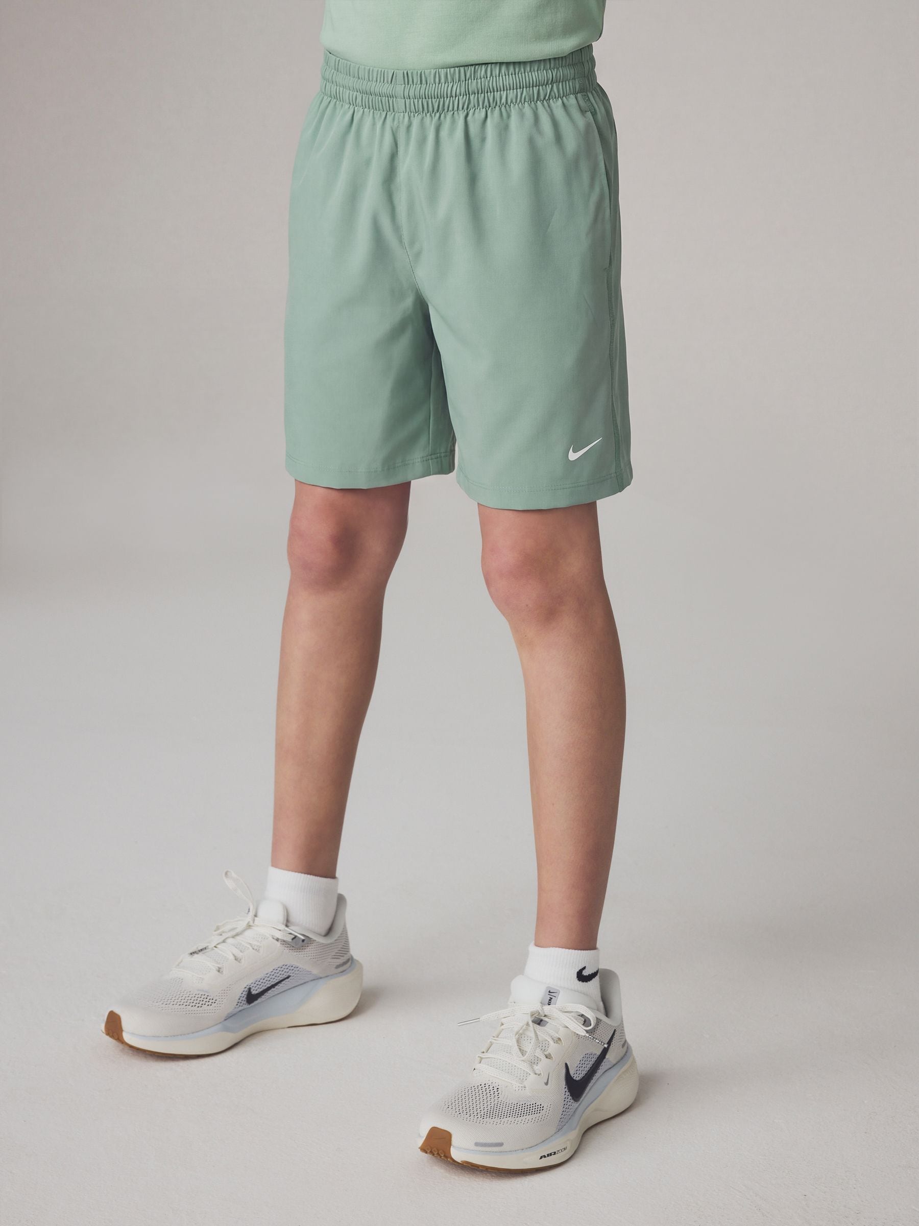 Nike Pojkar Steam Grön Dri-Fit Multi Träningsshorts