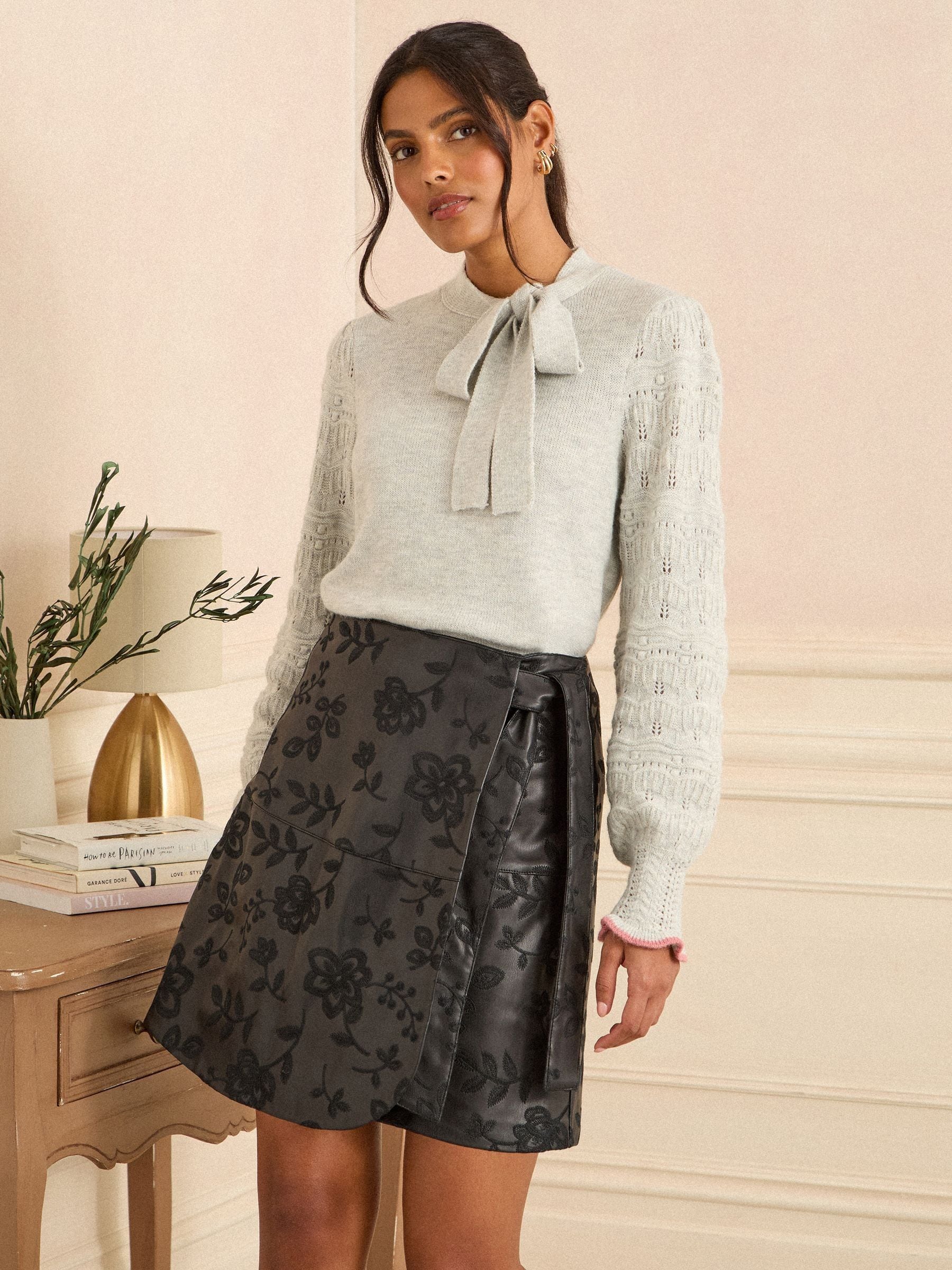 Love & Roses - Jupe Portefeuille Mini - Femme - Noir Floral Brodé