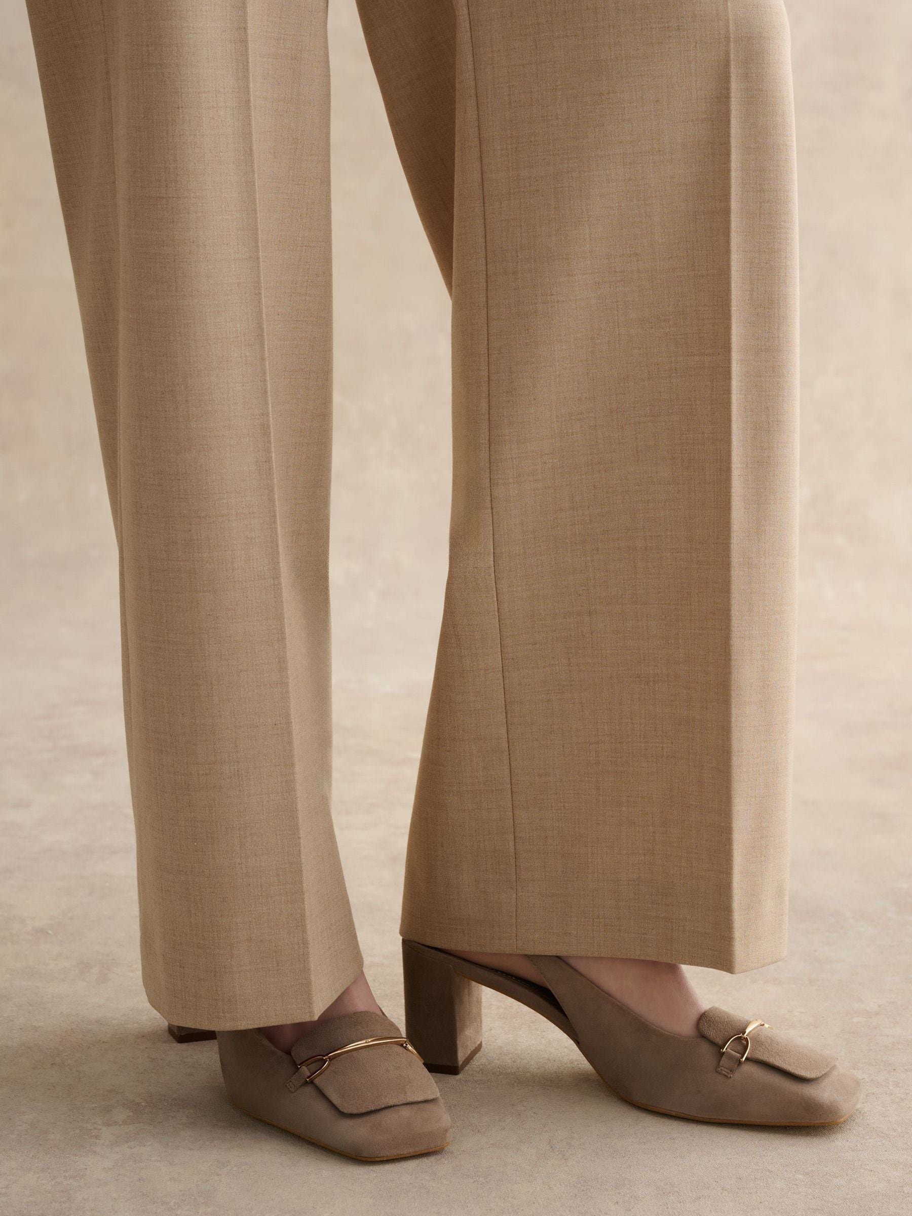 Hobbs Mujer Mushroom Jaida Suede Slingbacks