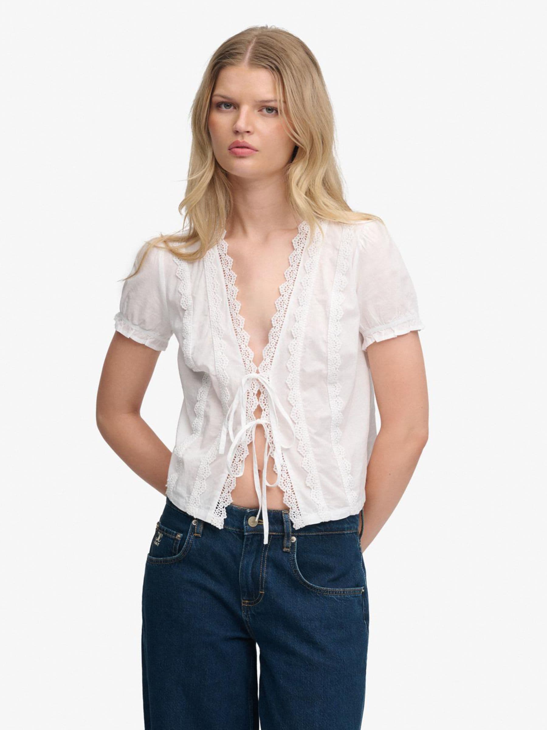 Superdry Weiße Spitzenbluse Mit V-Ausschnitt