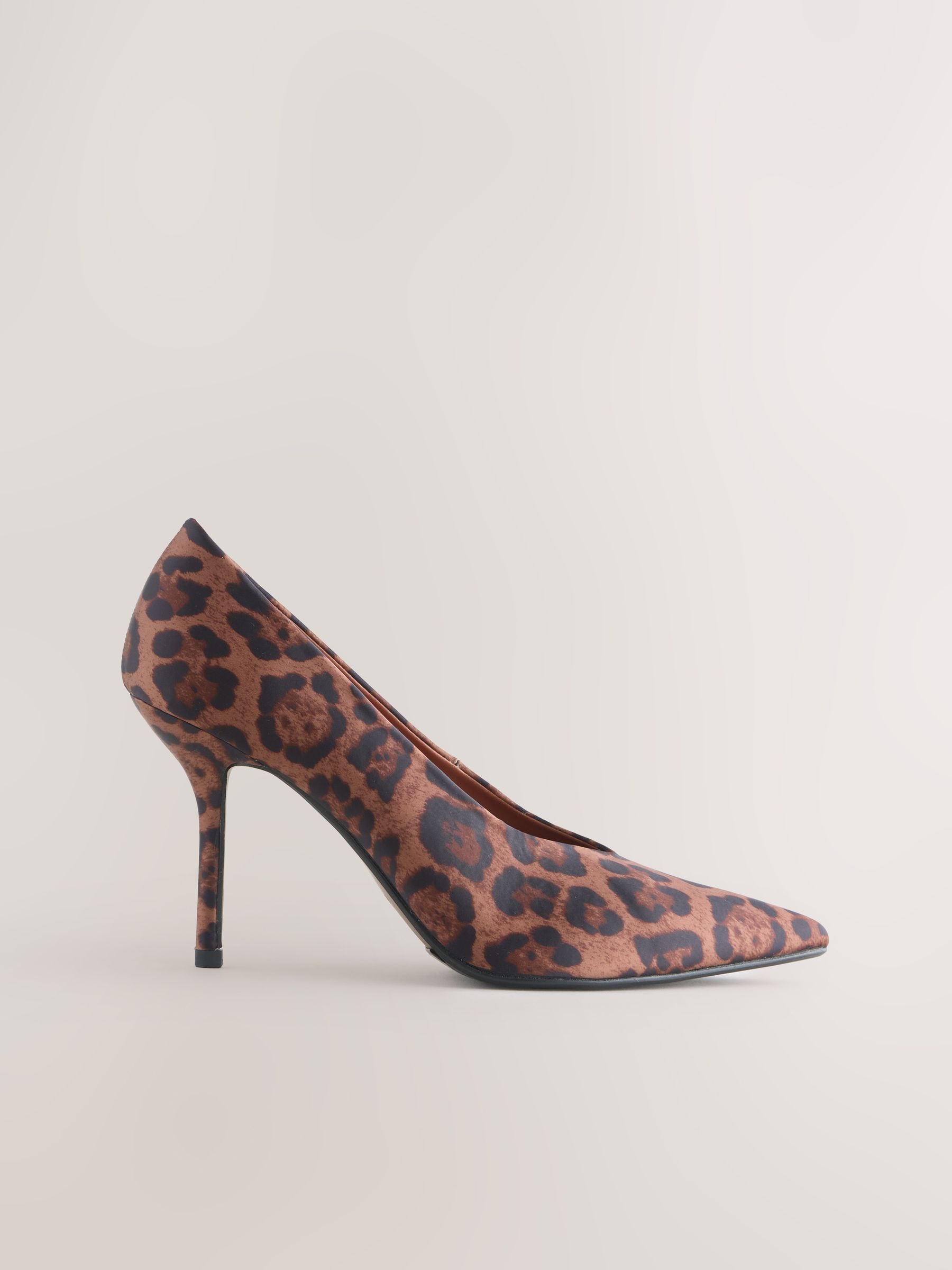 Next Vrouw Leopard Pointed Toe Court Heels