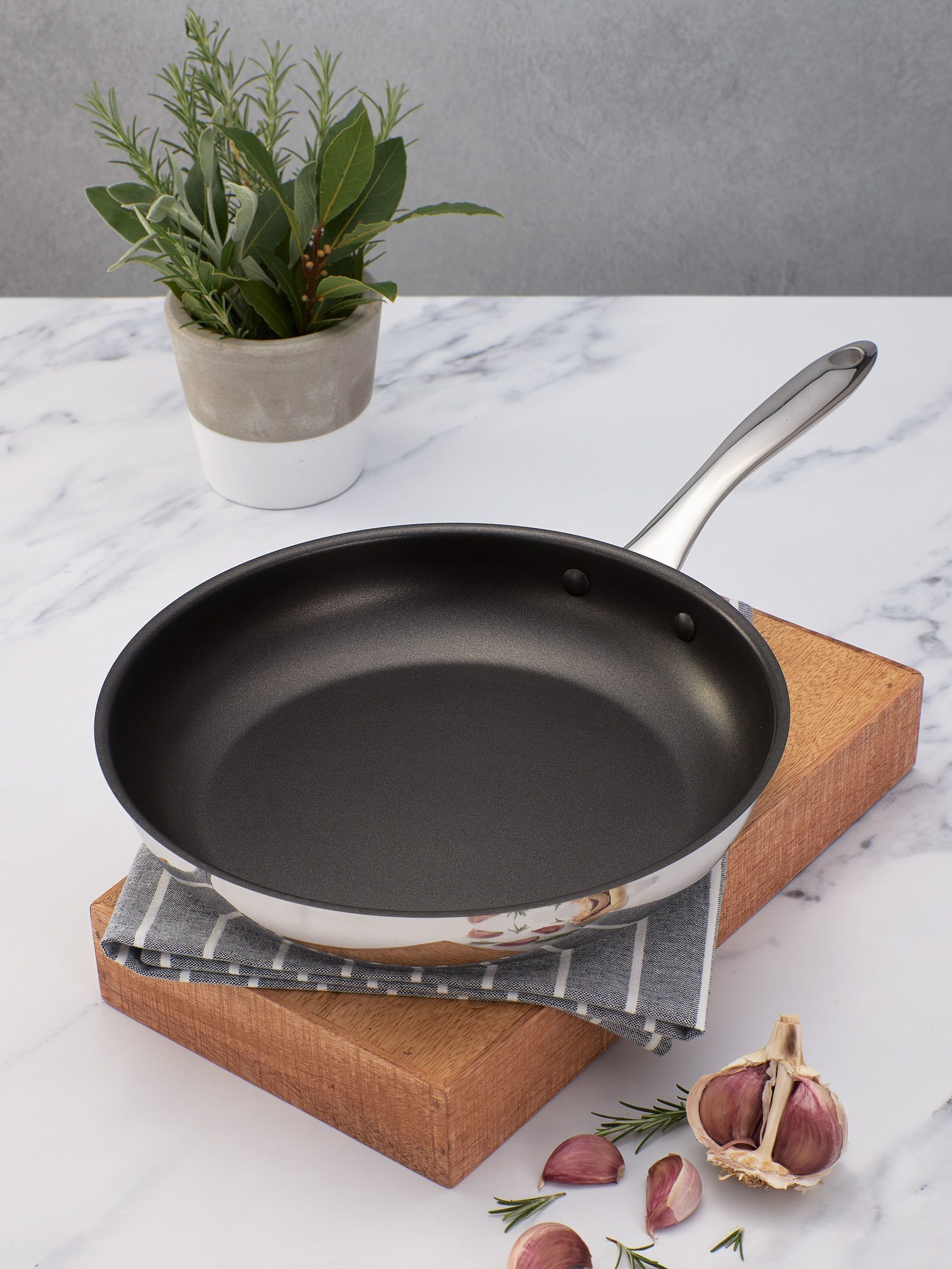 Judge Silver Classic Non Stick Frying Pan 26Cm