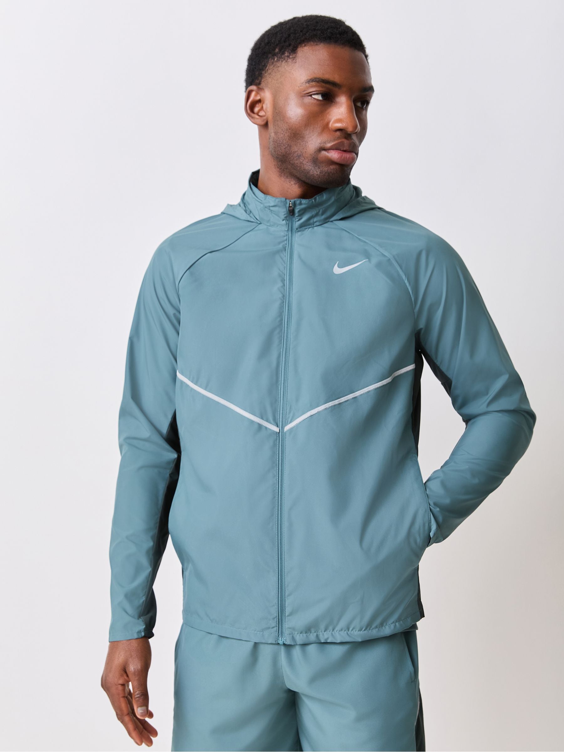 Nike Miler Uv Repel Running Jacket