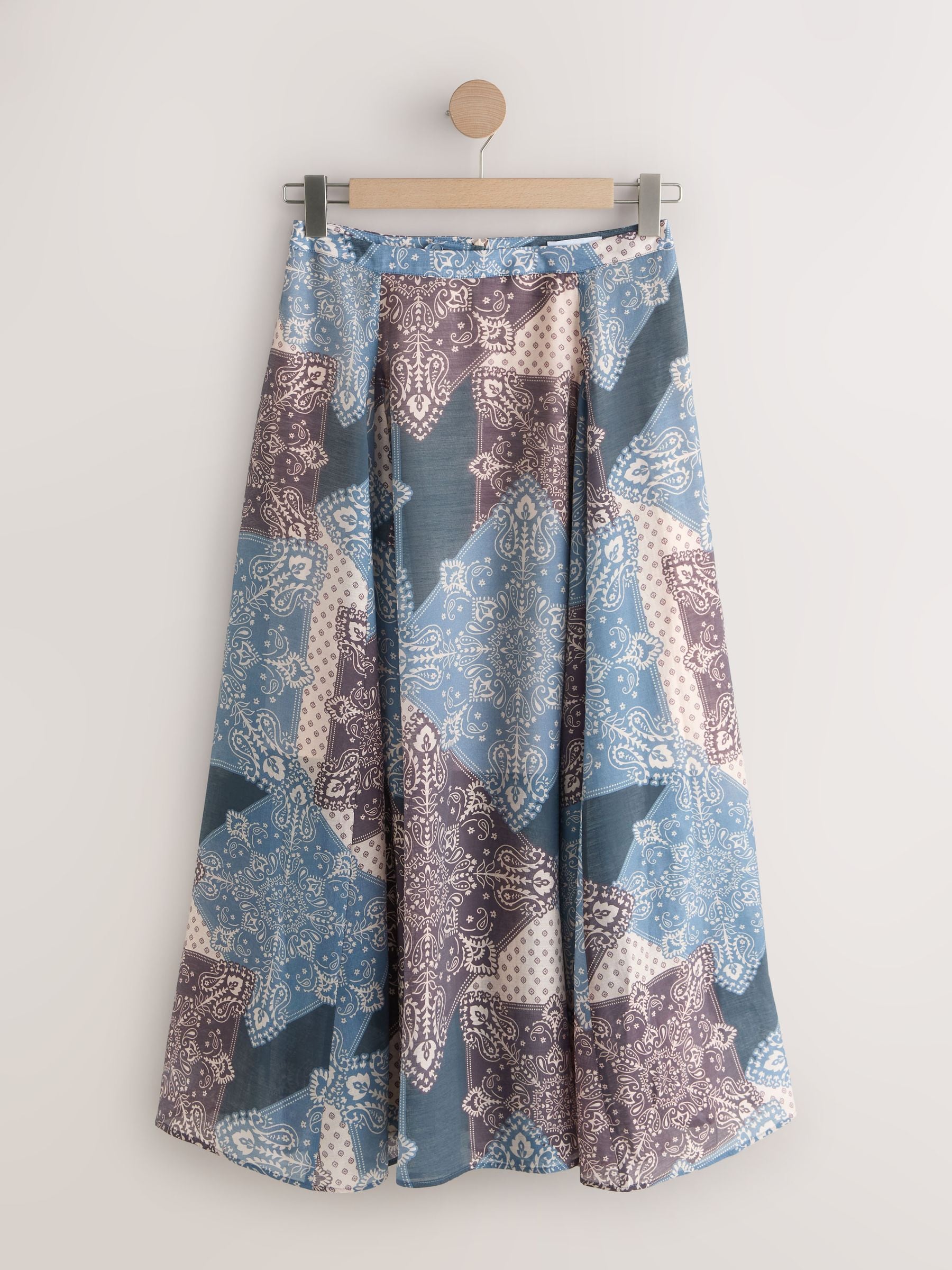 Next Kvinno Purple Bandana Print Godet Maxi Skirt