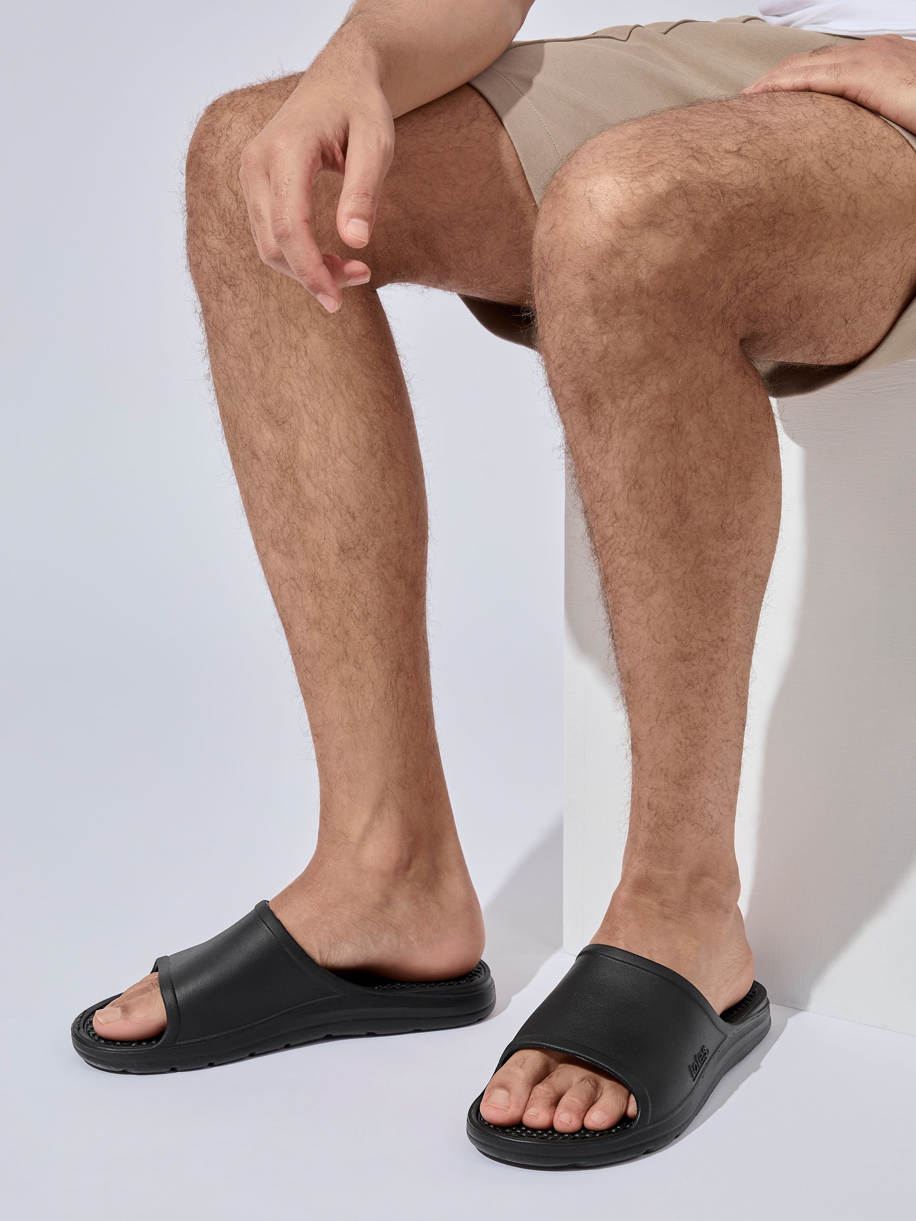 Totes Black Solbounce Sliders