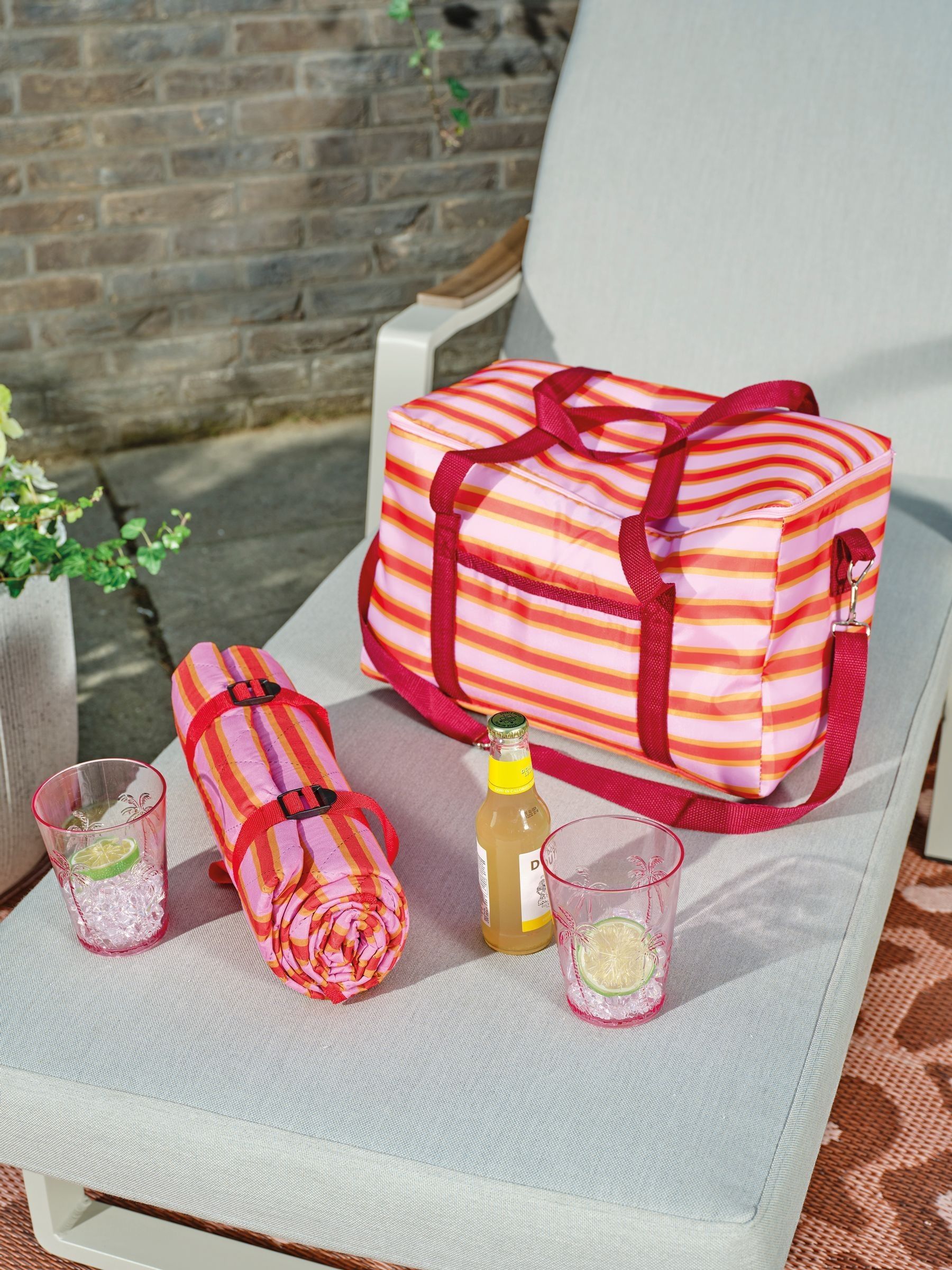 Decoris Striped Picnic Blanket