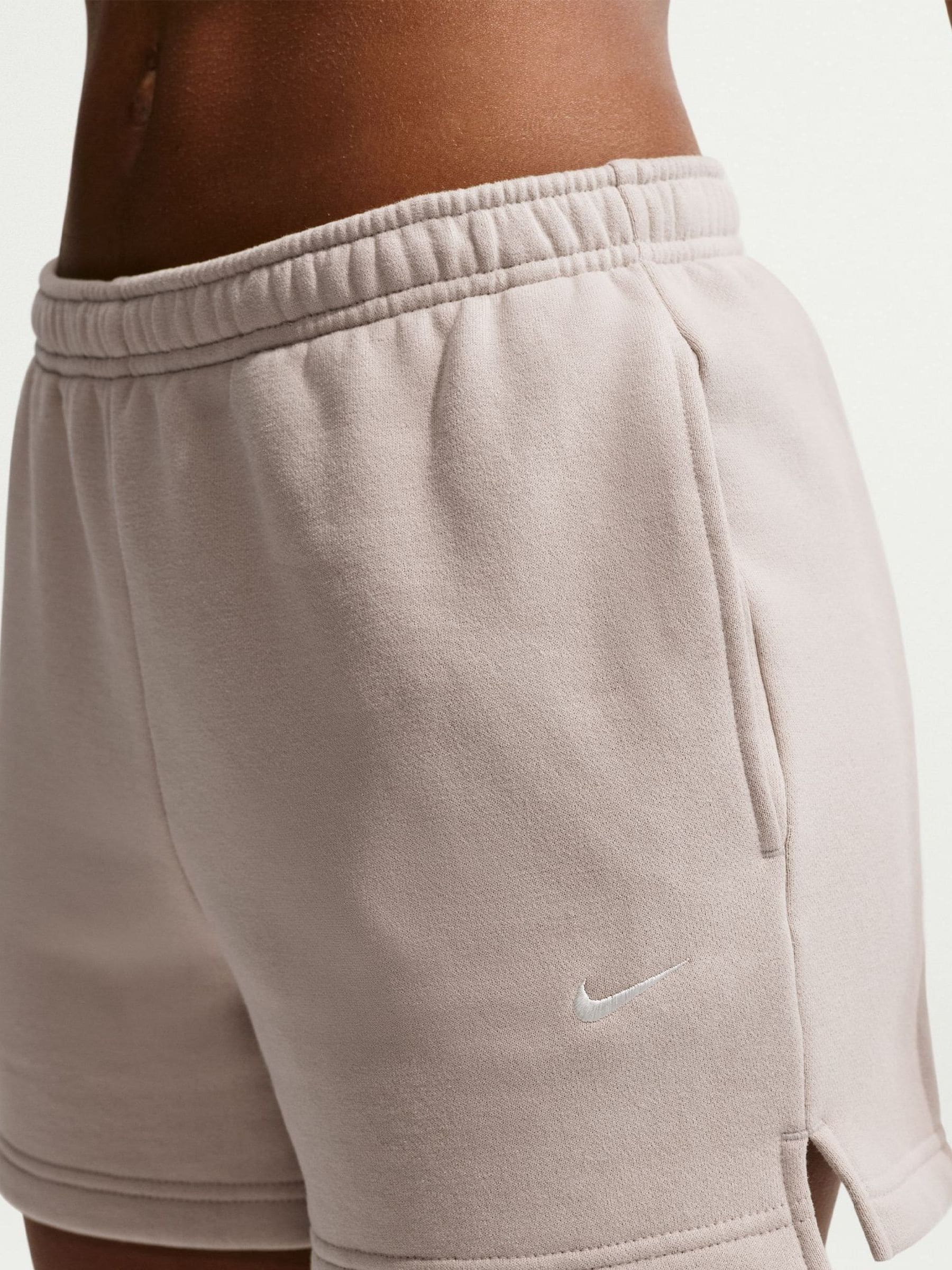 Nike Mujer Cream Neutral Studio Fleece Mid Rise Shorts - Imagen 1