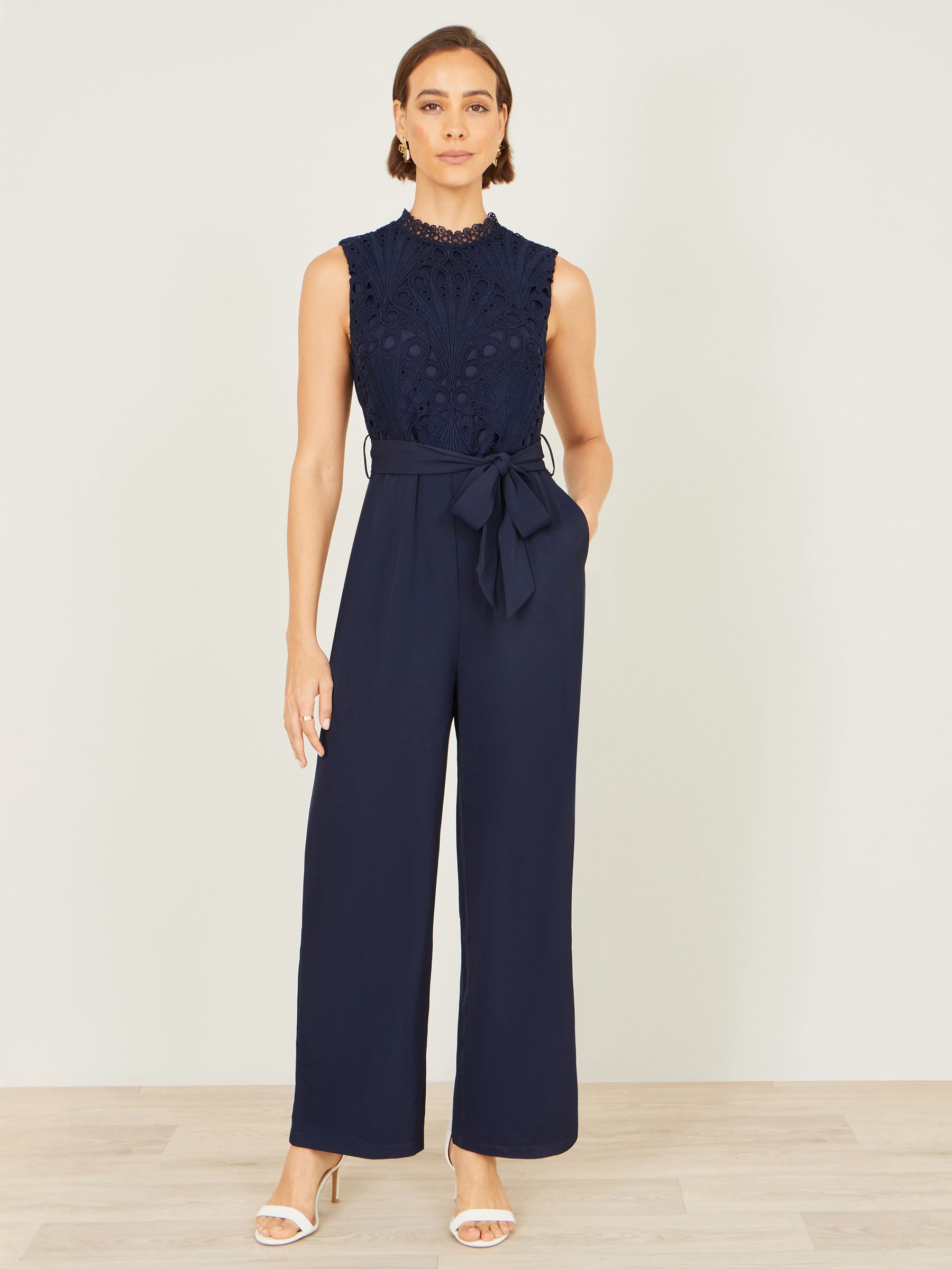 Yumi Ärmlös Jumpsuit I Spets