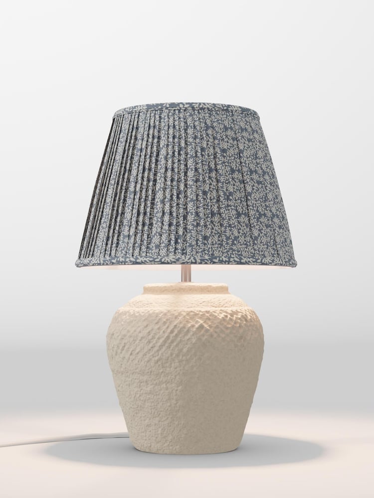 table lamp - Image 1 of 1 table lamp - Image 1 of 1