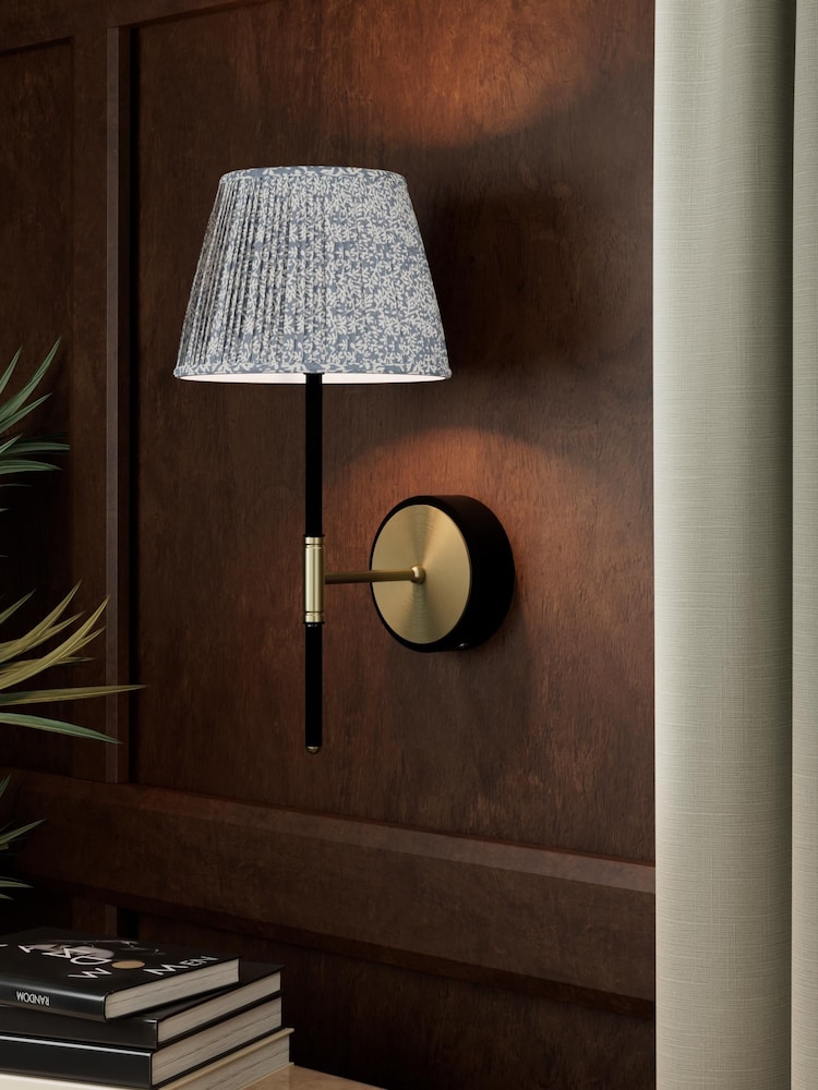 table lamp - Image 1 of 1 table lamp - Image 1 of 1