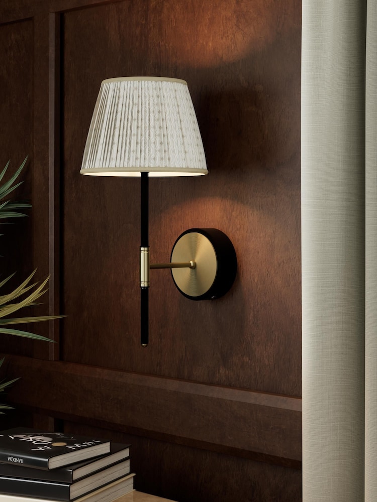 table lamp - Image 1 of 1 table lamp - Image 1 of 1