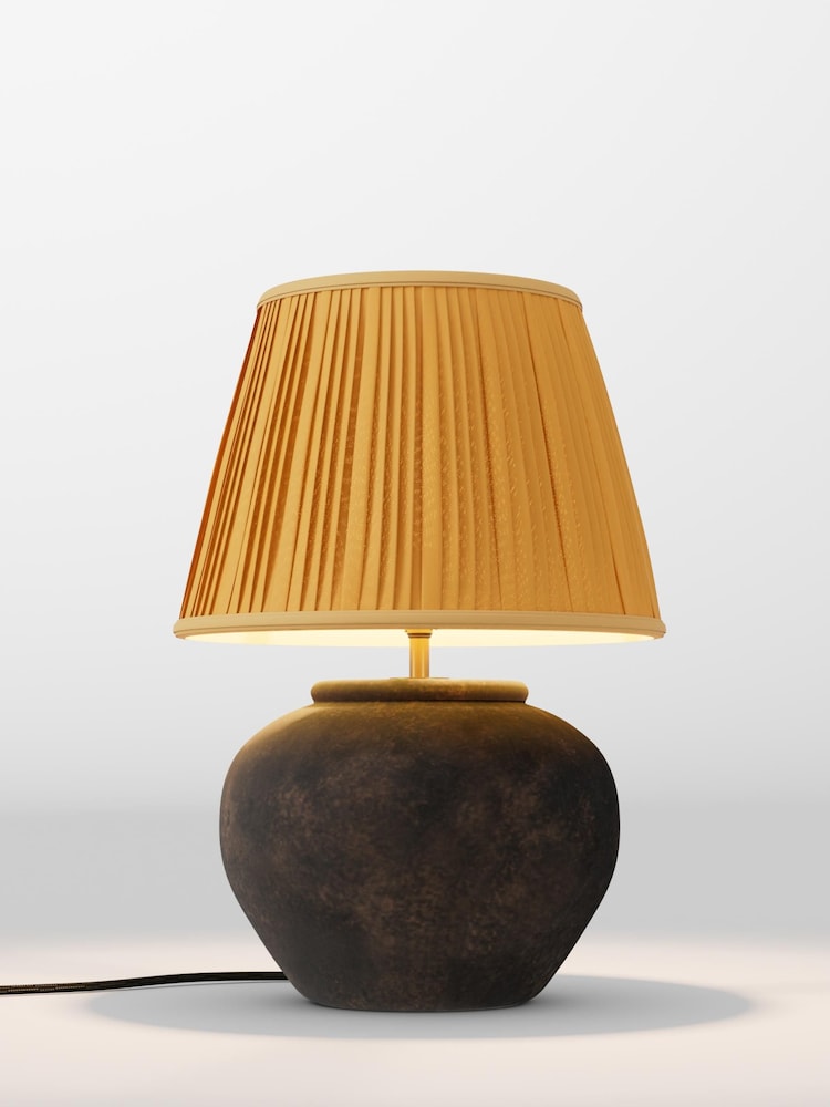 table lamp - Image 1 of 1 table lamp - Image 1 of 1