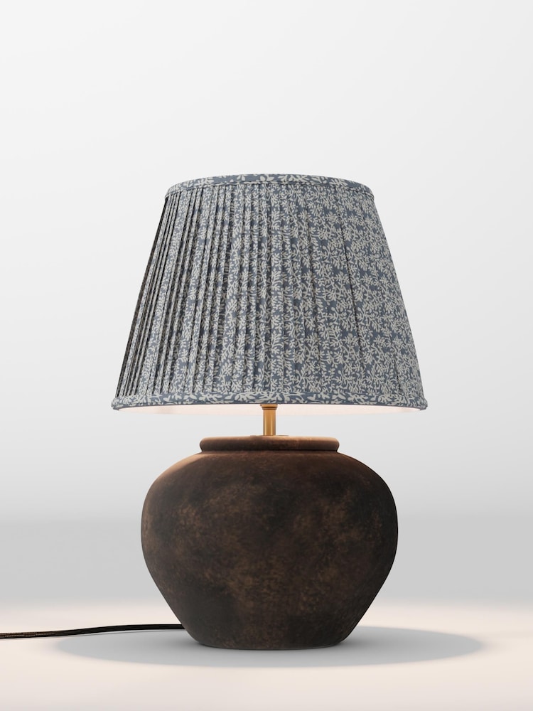 table lamp - Image 1 of 1 table lamp - Image 1 of 1