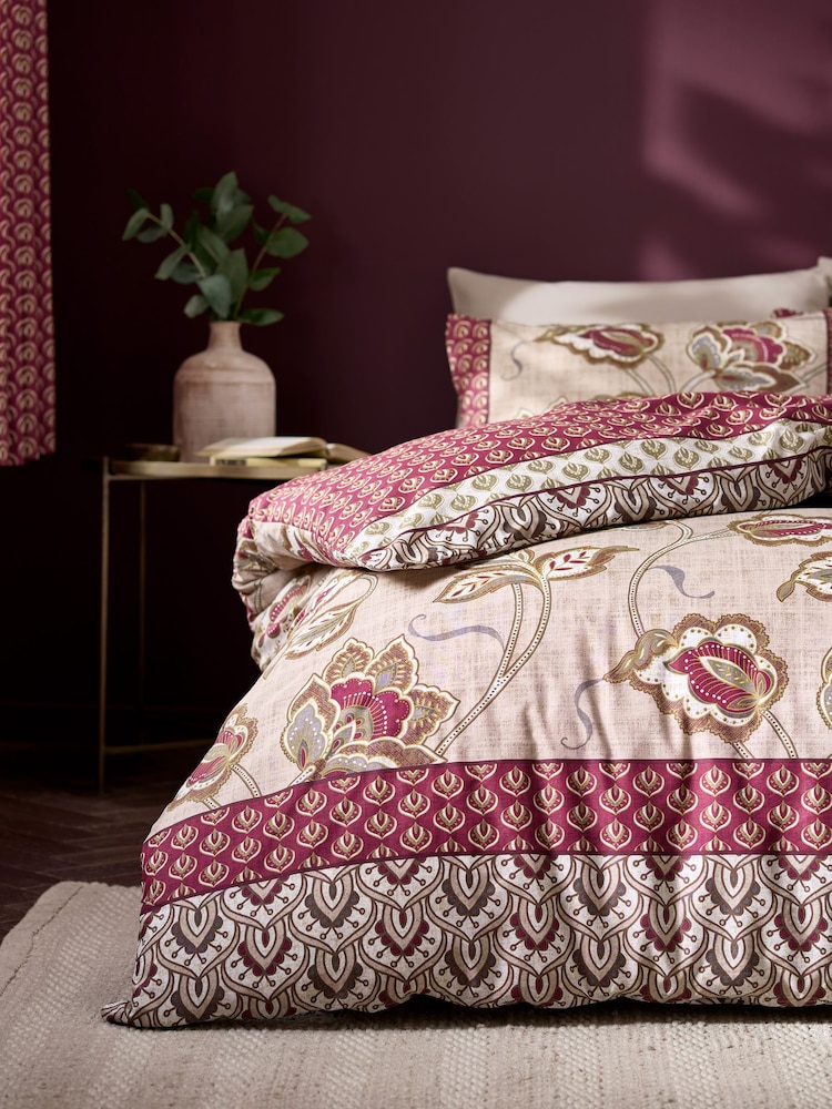 Catherine Lansfield Red Kashmir Easy Care Duvet Cover and Pillowcase Set - Image 4 of 4