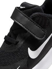 Nike Black/White Infant Revolution 7 Trainers - Image 11 of 11