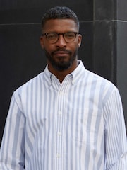 Savile Row Co Blue Variegated Stripe Oxford Casual Shirt - Image 2 of 5