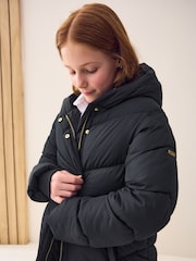 Schwarz - Spritzwasserbeständiger, gesteppter Mantel mit Kunstfellfutter und Kapuze (3-16Jahre) - Image 8 of 12