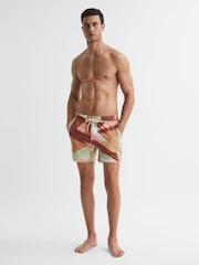 Reiss Dusty Rose Brass Printed Drawstring Swim Shorts - Image 3 of 5