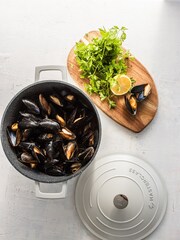 Masterclass Cream 4L Cast Aluminium Casserole Dish - Image 1 of 4