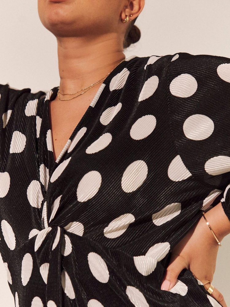 Simply Be Spot Tiered Plisse Midi Black Dress - Image 4 of 4