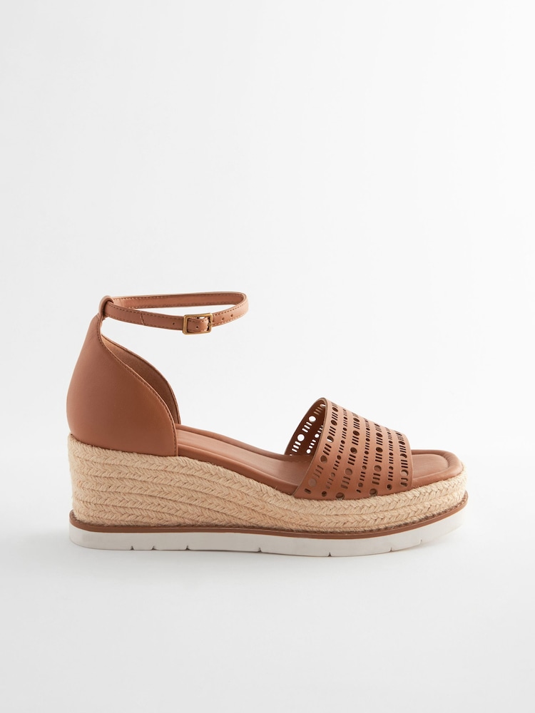Hellbraun - Forever Comfort® lasergeschnittene Espadrilles mit Keilabsatz - Bild 2 von 6 Hellbraun - Forever Comfort® lasergeschnittene Espadrilles mit Keilabsatz - Bild 2 von 6