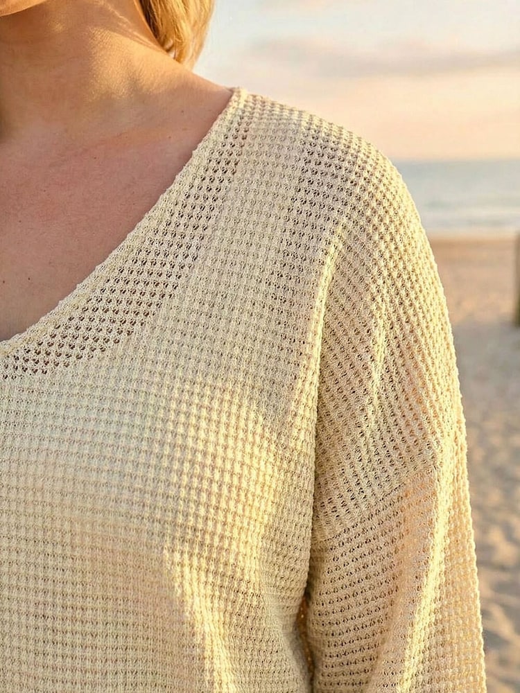 Roman Natural Curve Textured Knit V-Neck Tunic - Image 4 of 4