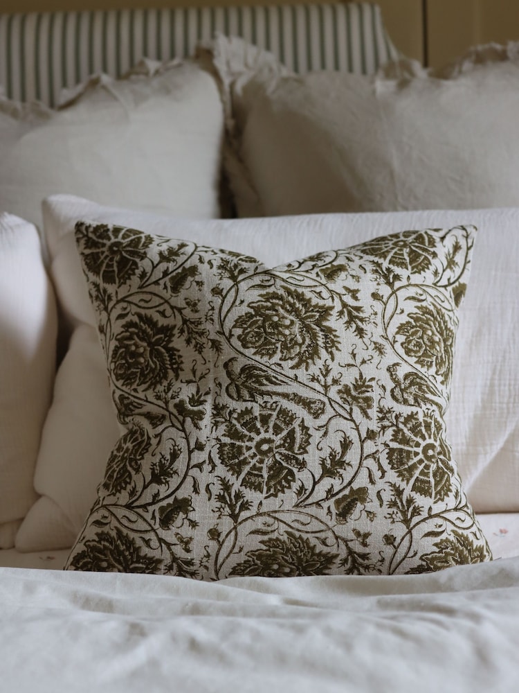 Ellenvale Interiors Ivy Print Cushion Cover - صورة 1 من 3 Ellenvale Interiors Ivy Print Cushion Cover - صورة 1 من 3