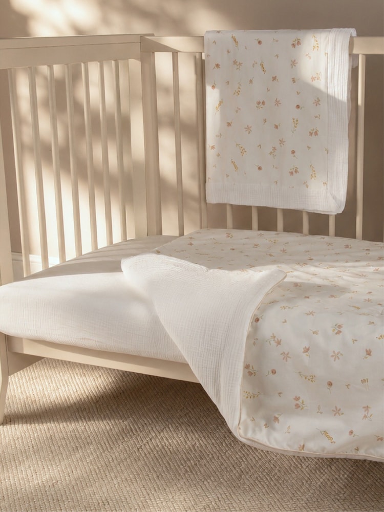 Cuddleco Cashmere Meadow Cot Bed Quilt Baby Essential - Image 1 of 5