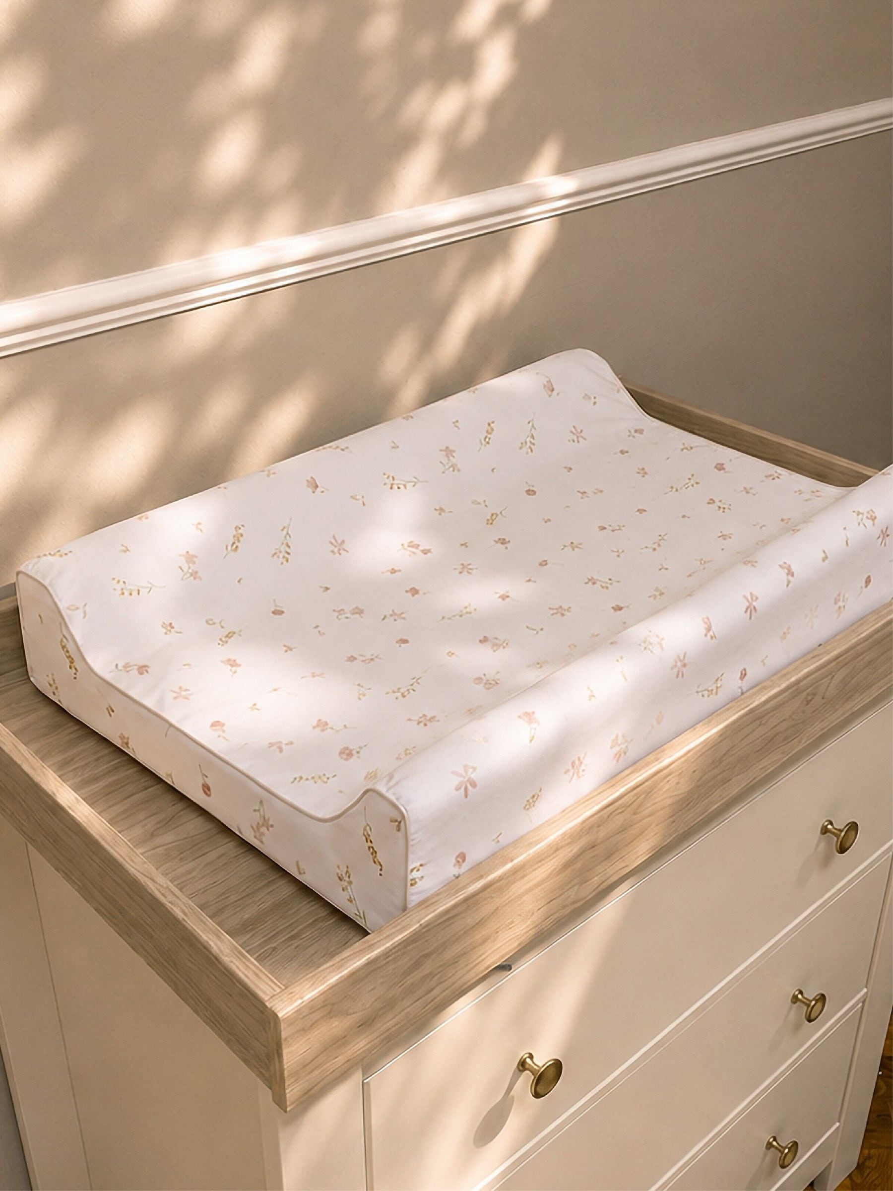 B&Q - Wedge Changing Mat In Cashmere Meadow - Image 2