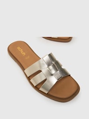 Schuh Tierney Leather Sliders - Image 3 of 4