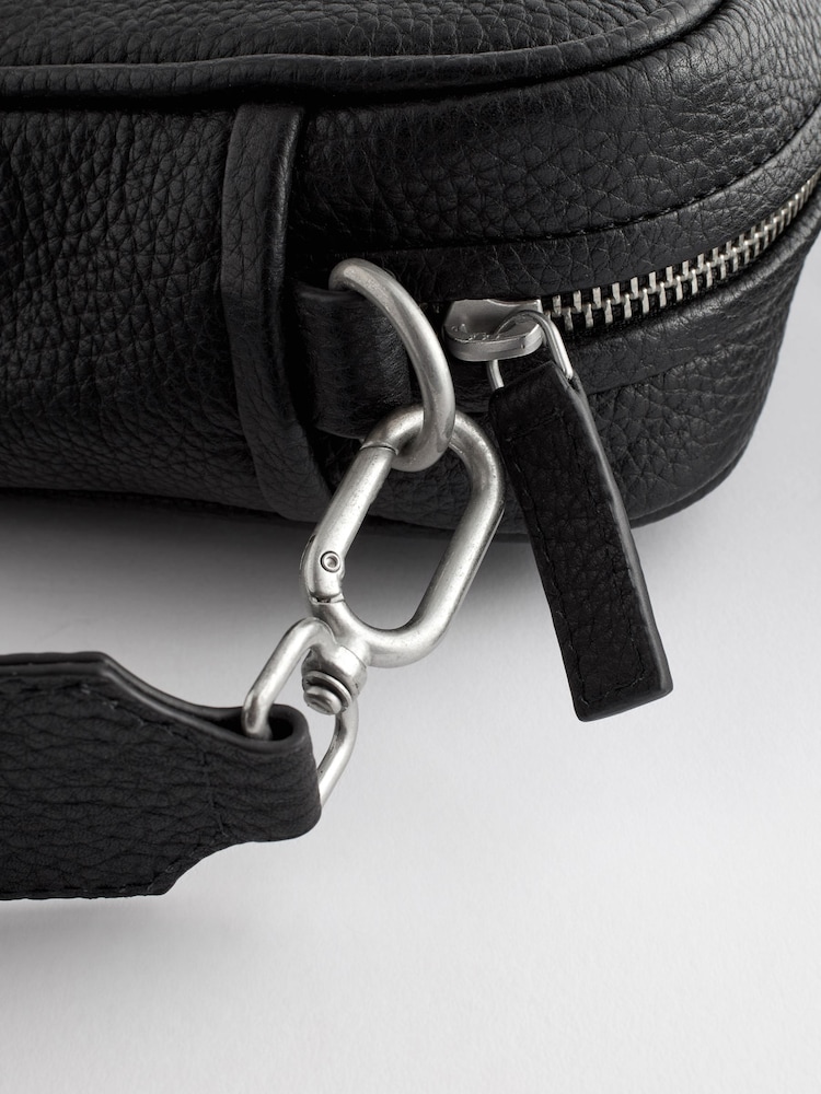 Czarny - Skórzana torebka na aparat z parcianym paskiem - Obraz 9 z 9