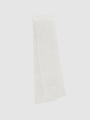 Reiss Ecru Heath Junior Knitted Scarf and Beanie Hat Set - Image 4 of 5