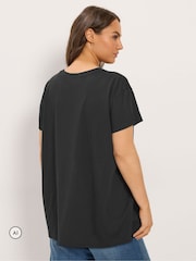 Yours Curve Black 'Merry Christmas' Penguin Glitter Novelty T-Shirt - Image 3 of 7