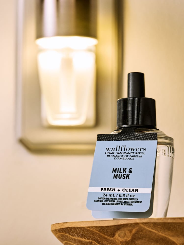 Bath & Body Works Milk & Musk Wallflowers Fragrance Refill 24 ml - Image 2 of 4 Bath & Body Works Milk & Musk Wallflowers Fragrance Refill 24 ml - Image 2 of 4