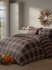 Vantona Chocolate Halloween Stripe Pumpkin Duvet Cover and Pillowcase Set - Image 4 of 5