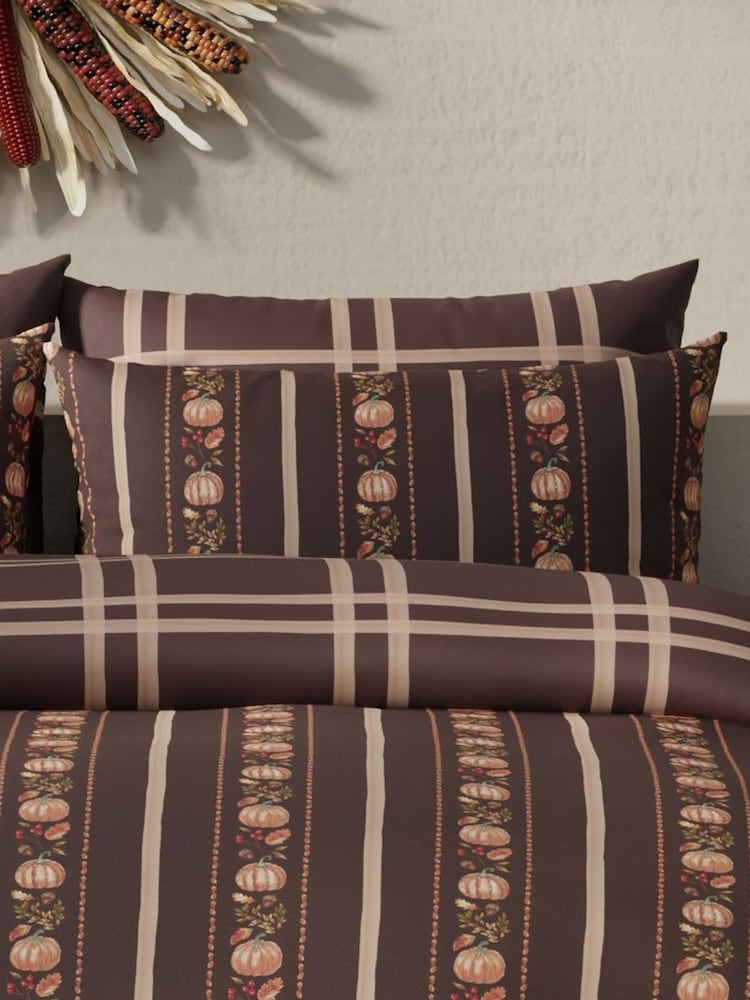 Vantona Chocolate Halloween Stripe Pumpkin Duvet Cover and Pillowcase Set - Image 5 of 5 Vantona Chocolate Halloween Stripe Pumpkin Duvet Cover and Pillowcase Set - Image 5 of 5
