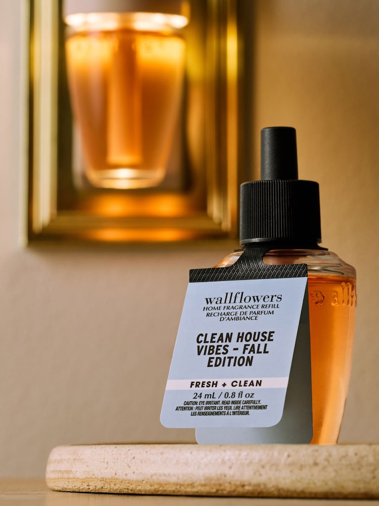 Bath & Body Works Clean House Vibes Wallflowers Fragrance Refill 24 ml - Image 2 of 4 Bath & Body Works Clean House Vibes Wallflowers Fragrance Refill 24 ml - Image 2 of 4