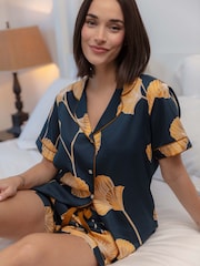 Fable and Eve Leaf Print Shorts Set - Bild 1 von 4