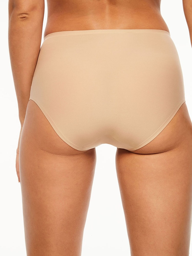 Nude - Pantalones de cintura alta sin costuras elásticos con diseño suave de Chantelle - Imagen 2 de 3