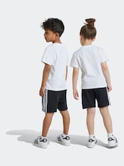 طقم من شورت وتيشرت Adicolor من Adidas Originals - صورة 2 من 5