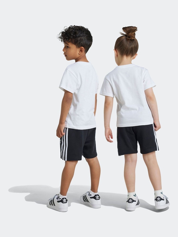 طقم من شورت وتيشرت Adicolor من Adidas Originals - صورة 2 من 5