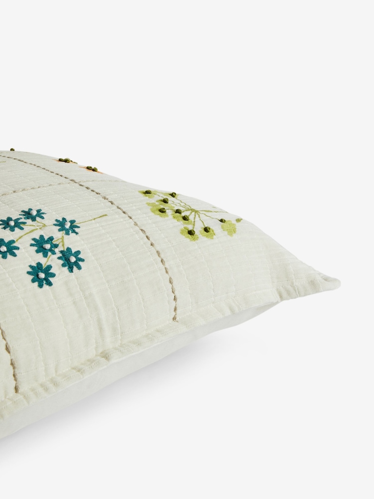 Coussin Betty brodé à fleurs 100% coton - Image 5 of 5