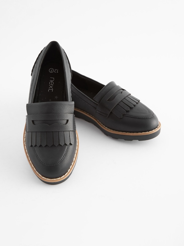 Schwarz - Quastenslipper für die Schule - Bild 1 von 10 Schwarz - Quastenslipper für die Schule - Bild 1 von 10