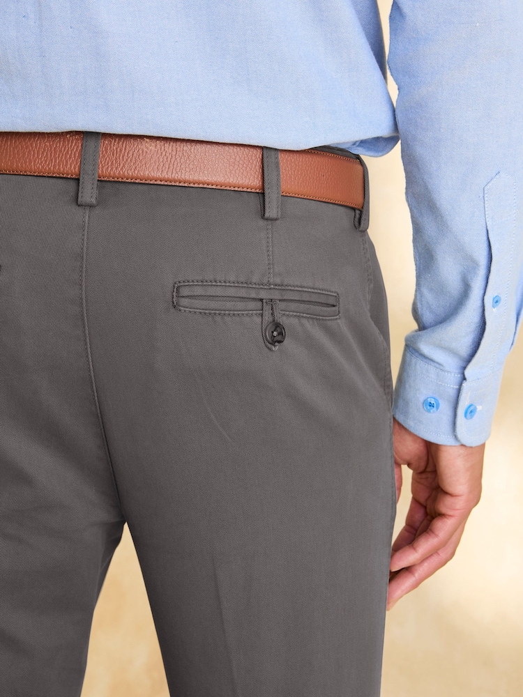 Pelēks - Cotton Traders Ultimate Chino bikses 33 - Attēls 4 no 4
