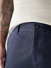 Französisch Marineblau/Hellbraun - Stretch-Chinohosen in Slim-Fit, 2er-Pack - Bild 6 von 11