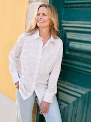 Weiß - Cotton Traders Long Sleeve Printed Cotton Shirt - Bild 1 von 4