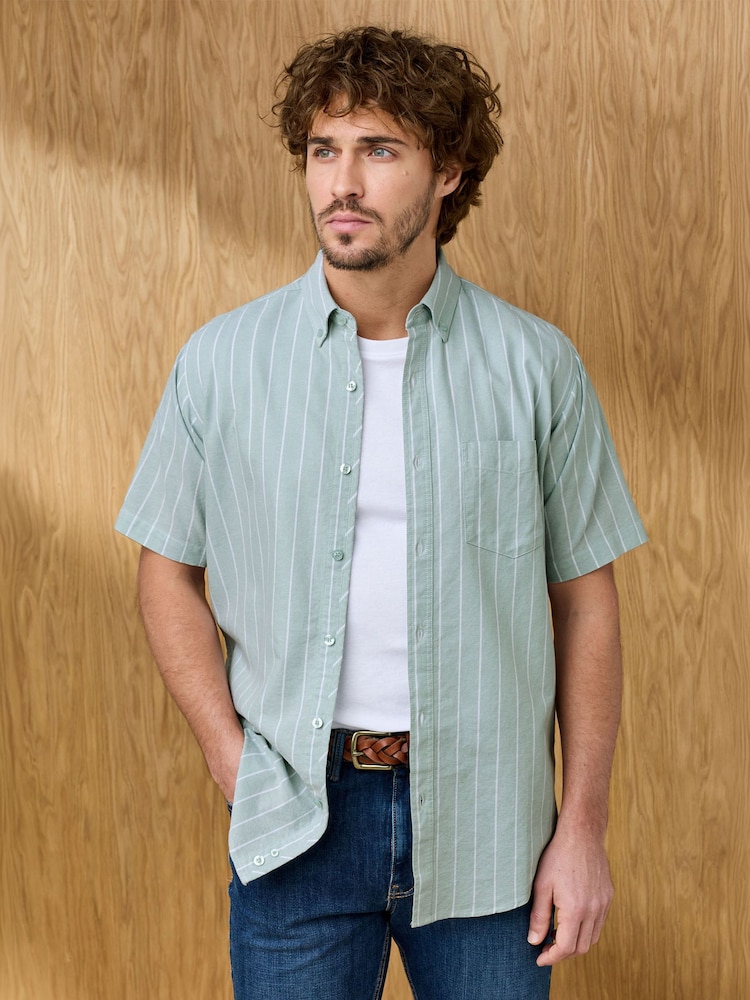 Cotton Traders Green Signature Short Sleeve Oxford Shirt - Image 2 of 3 Cotton Traders Green Signature Short Sleeve Oxford Shirt - Image 2 of 3