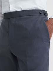 Pantalones de lana fina con trabillas de ajuste lateral de corte estándar de Reiss - Imagen 4 de 5